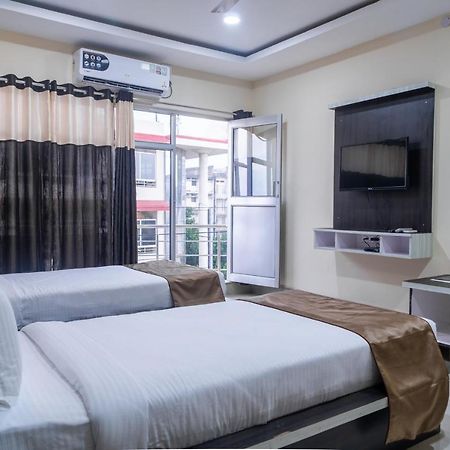 The Four Season Hotel Dimapur Екстер'єр фото